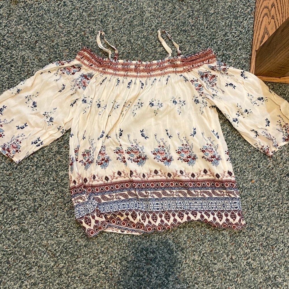 Cold shoulder paisley top